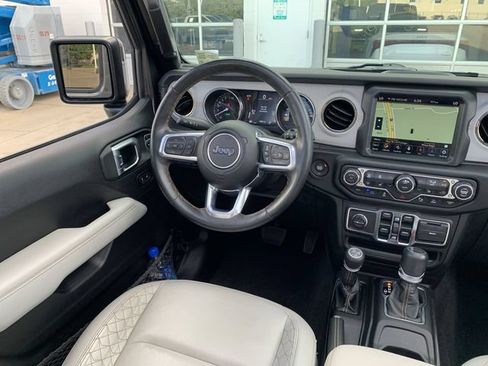 Used 2021 Jeep Wrangler Unlimited Sahara AWD/4WD image 18