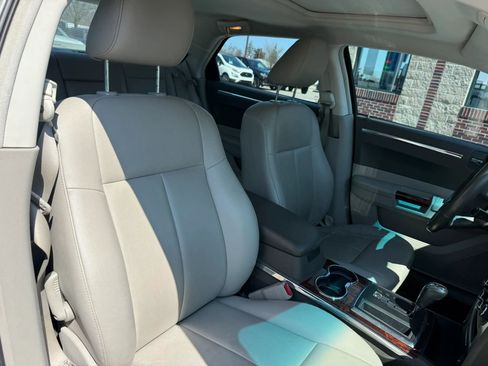 Used 2009 Chrysler 300 Limited w/ Protection Group image 31