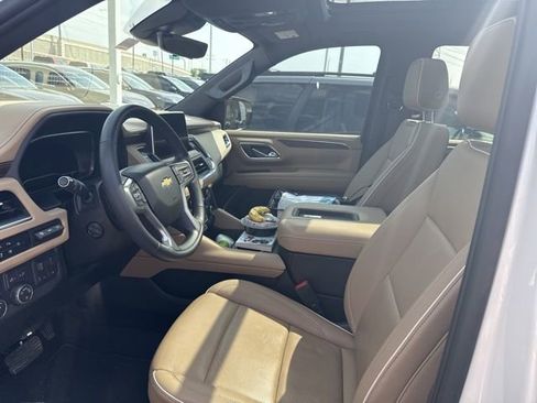 Used 2023 Chevrolet Tahoe Premier w/ Premium Package RWD image 7