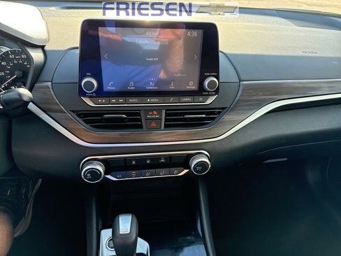 Used 2024 Nissan Altima 2.5 SV image 18