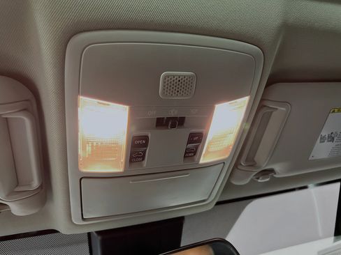 Used 2018 Toyota RAV4 XLE image 21