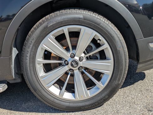 Used 2018 Ford Explorer Limited image 11