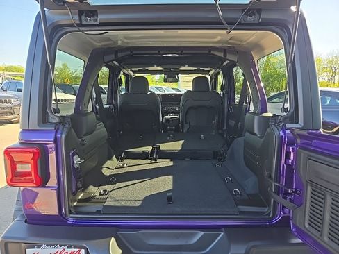 New 2026 Jeep Wrangler Unlimited Rubicon AWD/4WD image 96