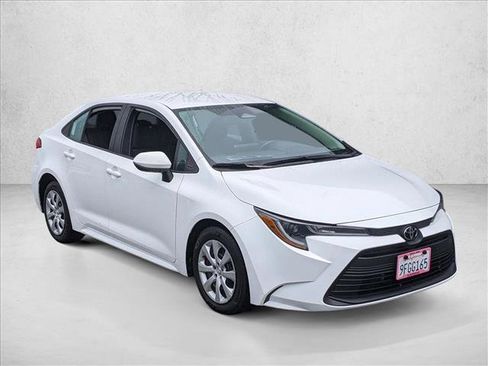 Used 2023 Toyota Corolla LE FWD image 3