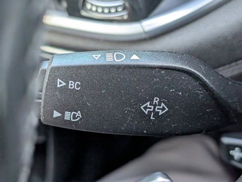 Used 2017 BMW 750i image 25