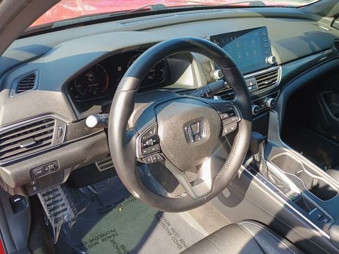 Used 2018 Honda Accord Sport image 11