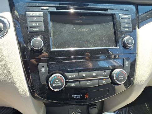 Used 2020 Nissan Rogue Sport SV w/ All-Weather Package AWD/4WD image 22