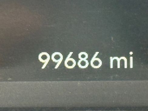 Used 2021 Chrysler Voyager Lxi image 16