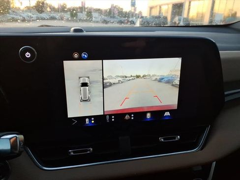 Used 2025 Chevrolet Equinox ACTIV w/ Safety and Technology Package FWD image 15