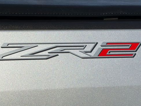 Used 2019 Chevrolet Colorado ZR2 image 12