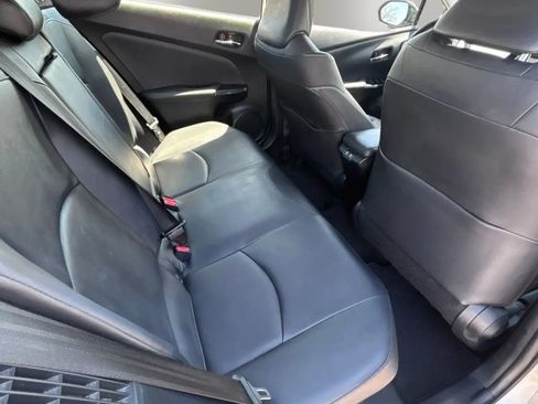 Used 2021 Toyota Prius Prime XLE w/ Carpet Mat Package (TMS) FWD image 21
