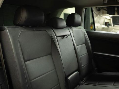 Used 2020 Volkswagen Tiguan SE R-Line FWD image 16