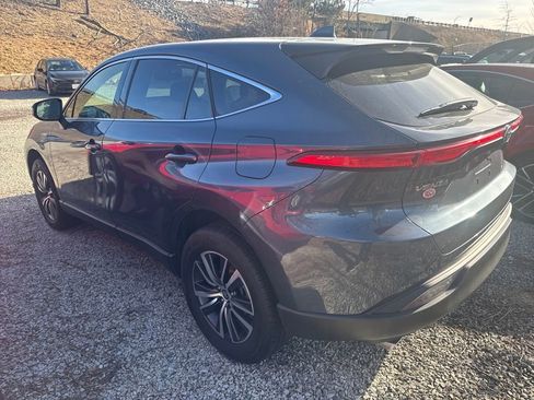 Used 2021 Toyota Venza LE image 7