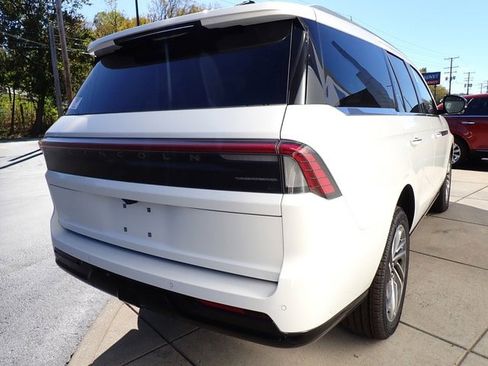 New 2025 Lincoln Navigator Reserve image 29