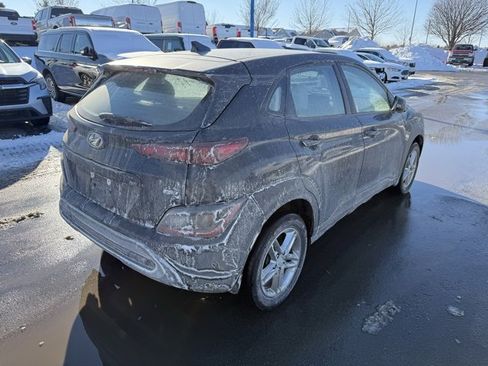 Used 2023 Hyundai Kona SE image 6