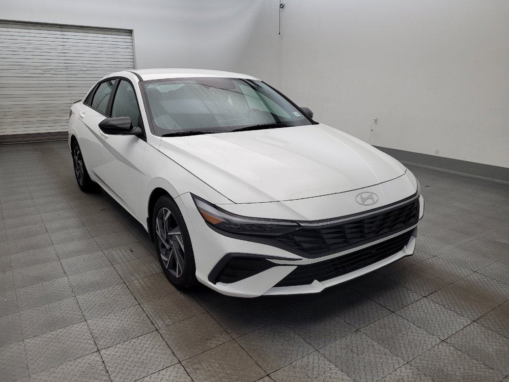Used 2025 Hyundai Elantra Sport FWD image 13