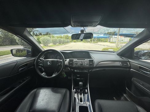 Used 2017 Honda Accord Sport Special Edition image 5