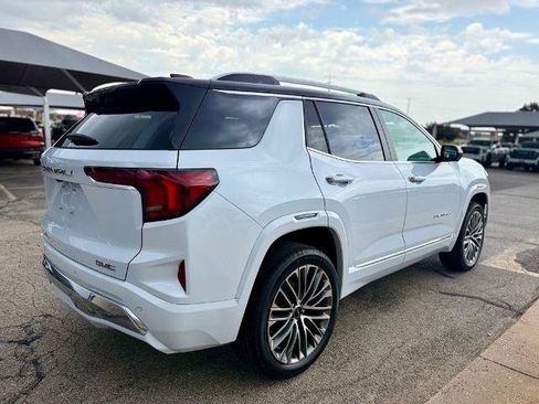 New 2027 GMC Terrain Denali w/ LPO, Floor Liner Package AWD/4WD image 4