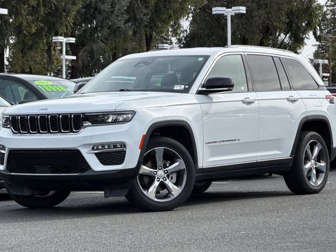 Used 2022 Jeep Grand Cherokee Limited image 9