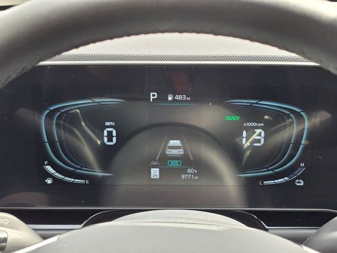 Certified 2025 Kia Niro EX FWD image 16