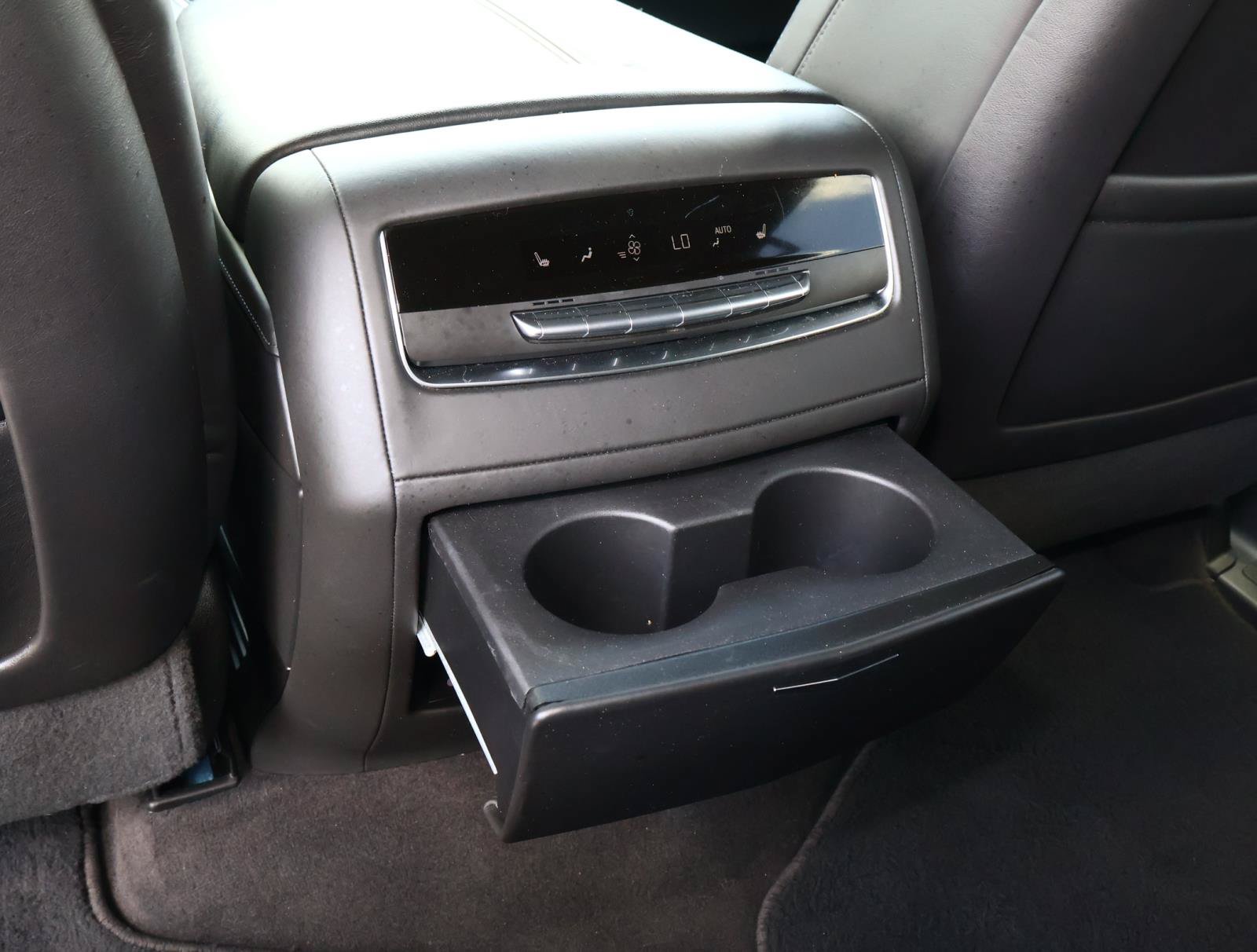Certified 2024 Cadillac Escalade ESV Premium Luxury Platinum AWD/4WD image 19