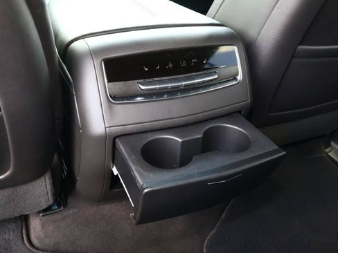 Certified 2024 Cadillac Escalade ESV Premium Luxury Platinum AWD/4WD image 19