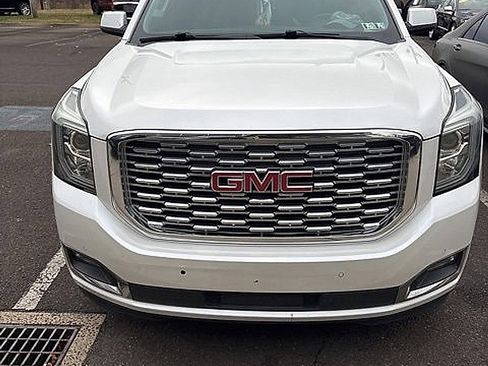 Used 2020 GMC Yukon Denali w/ Denali Premium Package image 7