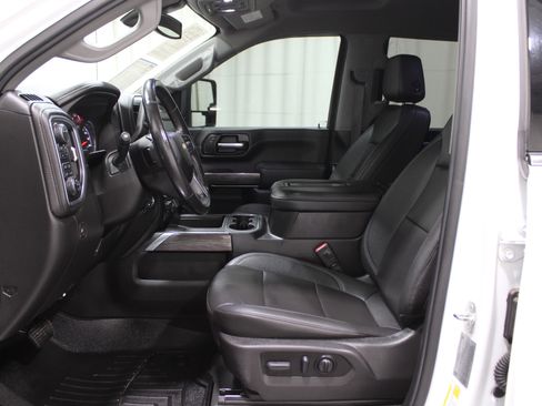 Used 2022 Chevrolet Silverado 2500 LTZ w/ LTZ Plus Package image 3