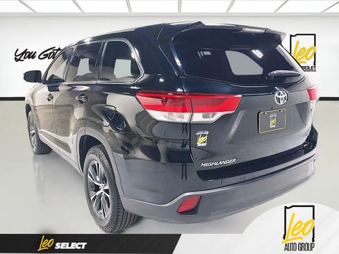 Used 2019 Toyota Highlander LE image 7
