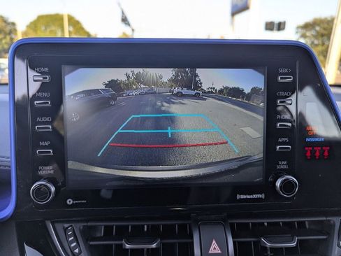 Used 2022 Toyota C-HR XLE image 20