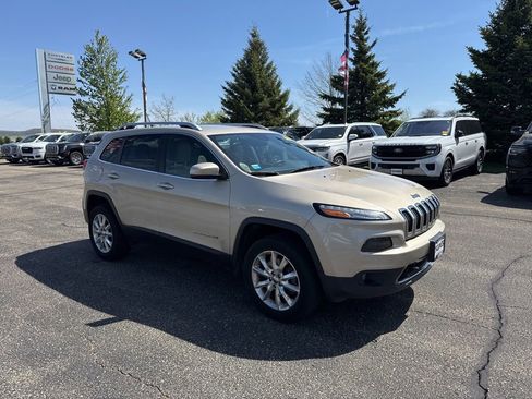Used 2015 Jeep Cherokee Limited w/ Luxury Group AWD/4WD image 2