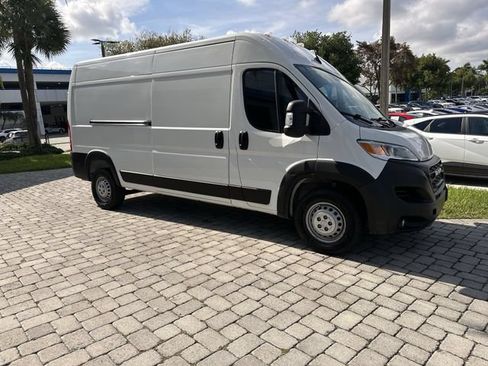 Used 2024 RAM ProMaster 2500 w/ Convenience Group FWD image 15