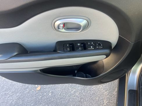 Used 2016 Kia Soul image 21