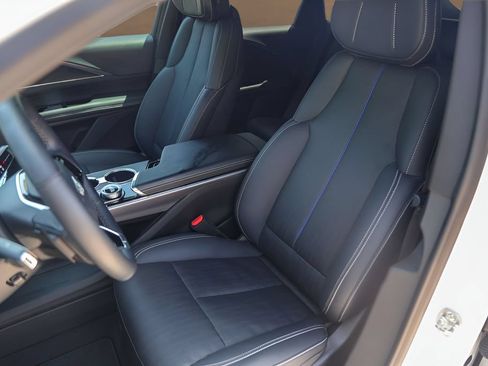 Certified 2024 Cadillac Lyriq Luxury AWD/4WD image 7