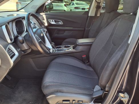 Used 2017 Chevrolet Equinox LT w/ Driver Confidence Package II AWD/4WD image 11