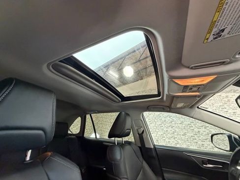 Used 2021 Toyota RAV4 XLE Premium FWD image 10