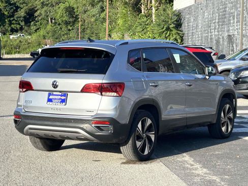 Used 2024 Volkswagen Taos SE AWD/4WD image 7