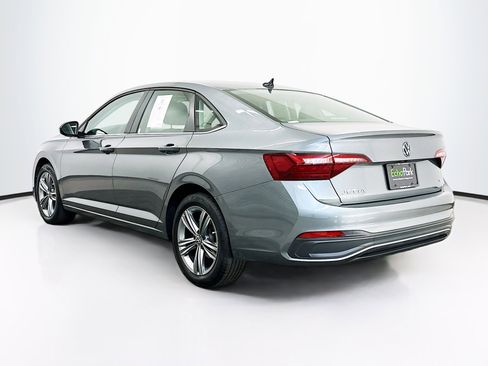 Used 2024 Volkswagen Jetta SE image 5