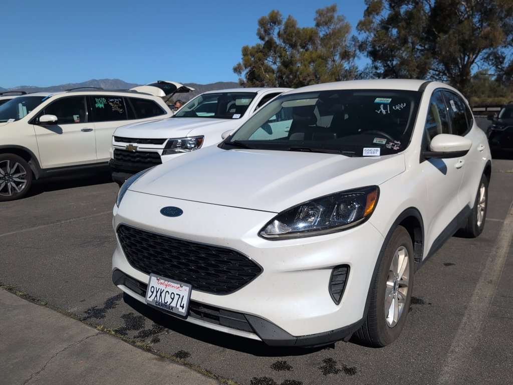 Used 2020 Ford Escape SE FWD image 2