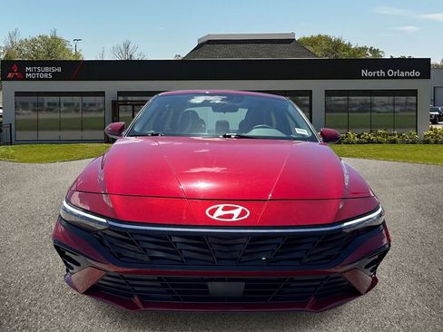 Used 2025 Hyundai Elantra SEL FWD image 8