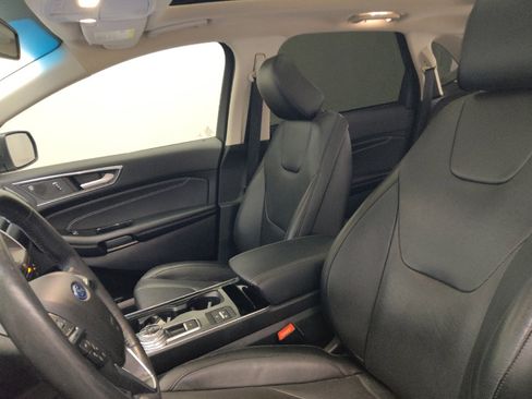 Used 2020 Ford Edge Titanium w/ Equipment Group 301A FWD image 17