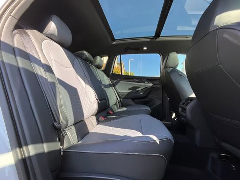 New 2025 Volkswagen Tiguan SE R-Line image 13