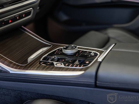 Used 2025 BMW X7 xDrive40i w/ Premium Package image 26