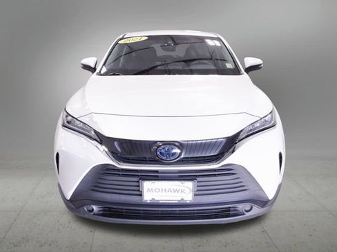 Used 2021 Toyota Venza LE image 9