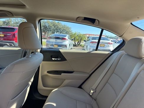 Used 2017 Honda Accord Touring image 21