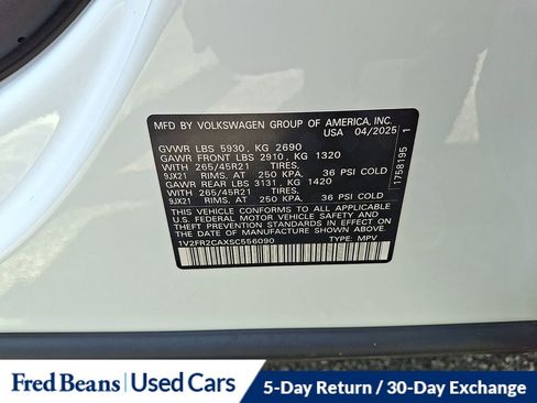 Certified 2025 Volkswagen Atlas SEL Premium R-Line AWD/4WD image 28