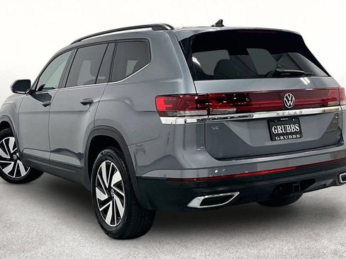 Used 2024 Volkswagen Atlas SE AWD/4WD image 12
