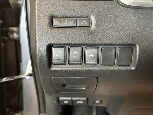 Used 2017 Nissan Murano Platinum w/ Platinum Technology Package AWD/4WD image 18