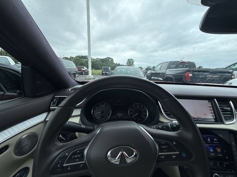 Used 2019 INFINITI QX50 Essential w/ Sensory Package AWD/4WD image 17
