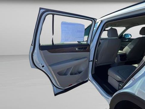 New 2026 Volkswagen Atlas SE image 19